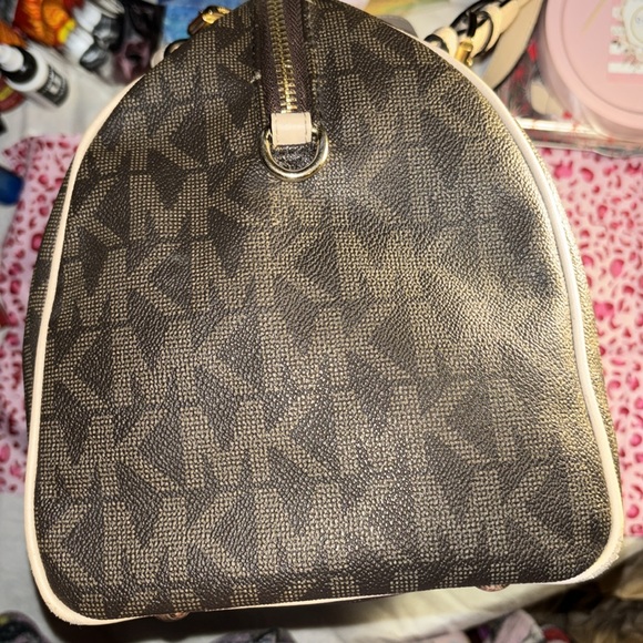 EUC MK hand bag. Can be a crossbody with a long strap. Long strap not included. - Picture 6 of 16